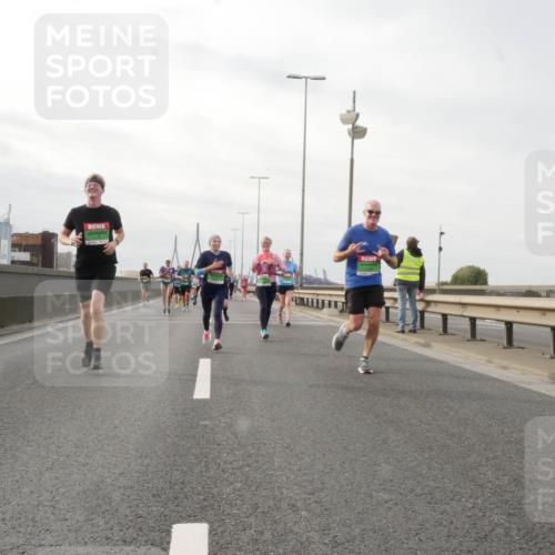 03.10.2025 - Köhlbrandbrückenlauf Matties Gatica Varas http://msf.ph/oto/9189638 03.10.2025 15:58:55 Position 3  meine-sportfotos.de