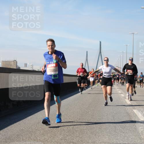 03.10.2025 - Köhlbrandbrückenlauf Yannick Fuchs http://msf.ph/oto/9189653 03.10.2025 11:49:20 Position 3 6720 meine-sportfotos.de