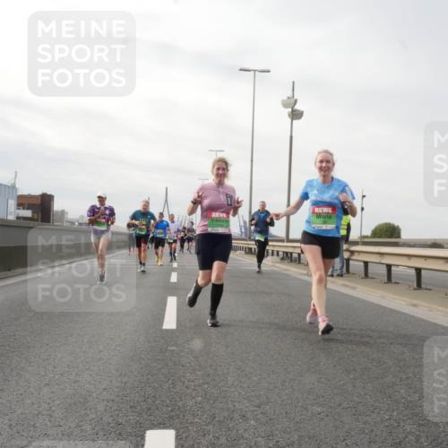 03.10.2025 - Köhlbrandbrückenlauf Matties Gatica Varas http://msf.ph/oto/9189654 03.10.2025 15:58:58 Position 3  meine-sportfotos.de