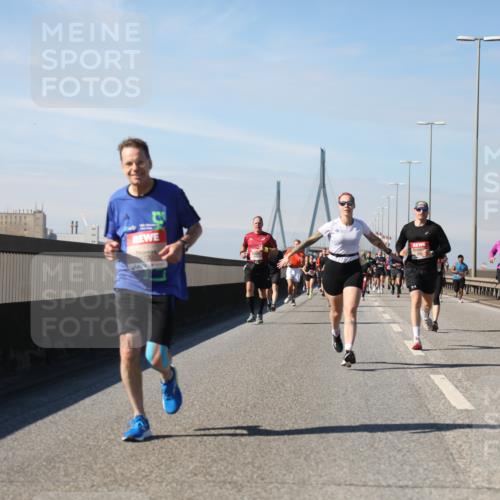 03.10.2025 - Köhlbrandbrückenlauf Yannick Fuchs http://msf.ph/oto/9189656 03.10.2025 11:49:20 Position 3 720 meine-sportfotos.de