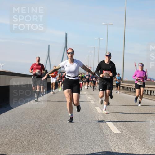 03.10.2025 - Köhlbrandbrückenlauf Yannick Fuchs http://msf.ph/oto/9189659 03.10.2025 11:49:21 Position 3 6720, 4327 meine-sportfotos.de