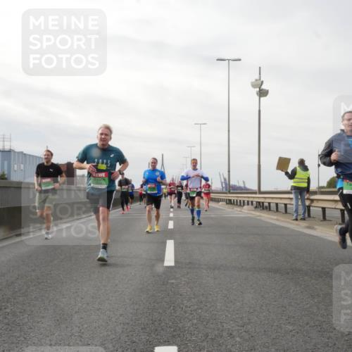 03.10.2025 - Köhlbrandbrückenlauf Matties Gatica Varas http://msf.ph/oto/9189669 03.10.2025 15:59:01 Position 3  meine-sportfotos.de