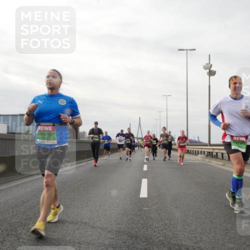 03.10.2025 - Köhlbrandbrückenlauf Matties Gatica Varas http://msf.ph/oto/9189680 03.10.2025 15:59:04 Position 3 7782 meine-sportfotos.de