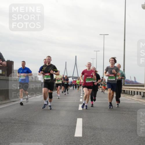 03.10.2025 - Köhlbrandbrückenlauf Matties Gatica Varas http://msf.ph/oto/9189689 03.10.2025 15:59:06 Position 3 8015 meine-sportfotos.de