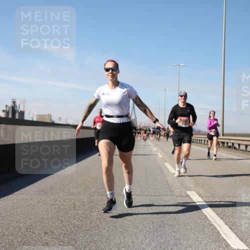 03.10.2025 - Köhlbrandbrückenlauf Yannick Fuchs http://msf.ph/oto/9189691 03.10.2025 11:49:23 Position 3 4 meine-sportfotos.de
