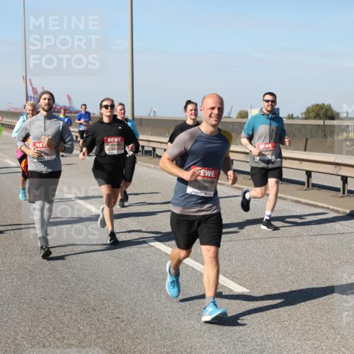 03.10.2025 - Köhlbrandbrückenlauf Yannick Fuchs http://msf.ph/oto/9189693 03.10.2025 12:09:33 Position 3 534, 5286 meine-sportfotos.de