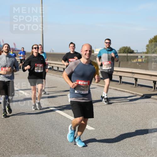 03.10.2025 - Köhlbrandbrückenlauf Yannick Fuchs http://msf.ph/oto/9189696 03.10.2025 12:09:33 Position 3 5286 meine-sportfotos.de