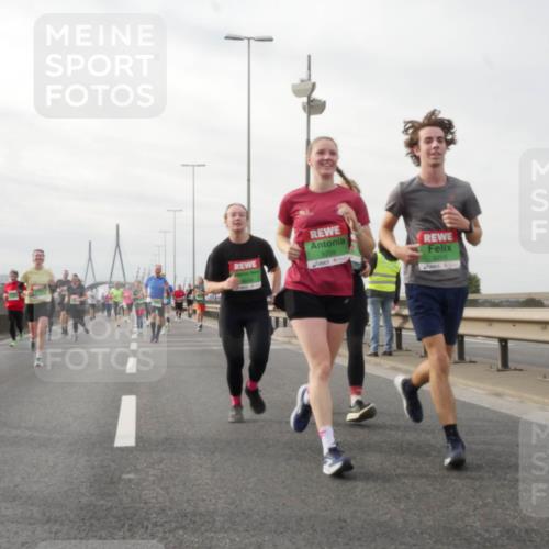 03.10.2025 - Köhlbrandbrückenlauf Matties Gatica Varas http://msf.ph/oto/9189700 03.10.2025 15:59:08 Position 3 9204, 9203 meine-sportfotos.de