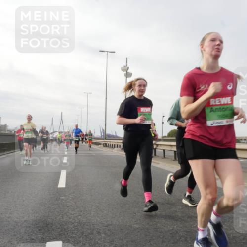 03.10.2025 - Köhlbrandbrückenlauf Matties Gatica Varas http://msf.ph/oto/9189704 03.10.2025 15:59:09 Position 3 9204 meine-sportfotos.de