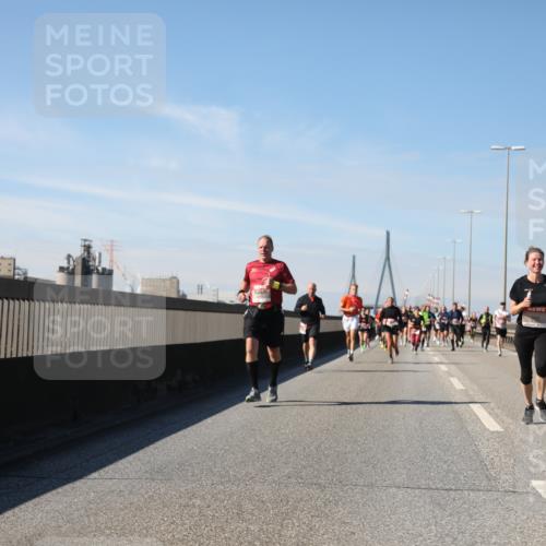 03.10.2025 - Köhlbrandbrückenlauf Yannick Fuchs http://msf.ph/oto/9189708 03.10.2025 11:49:24 Position 3 154, 44, 1 meine-sportfotos.de