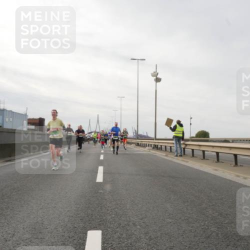 03.10.2025 - Köhlbrandbrückenlauf Matties Gatica Varas http://msf.ph/oto/9189709 03.10.2025 15:59:10 Position 3  meine-sportfotos.de