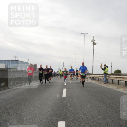 03.10.2025 - Köhlbrandbrückenlauf Matties Gatica Varas http://msf.ph/oto/9189719 03.10.2025 15:59:12 Position 3  meine-sportfotos.de