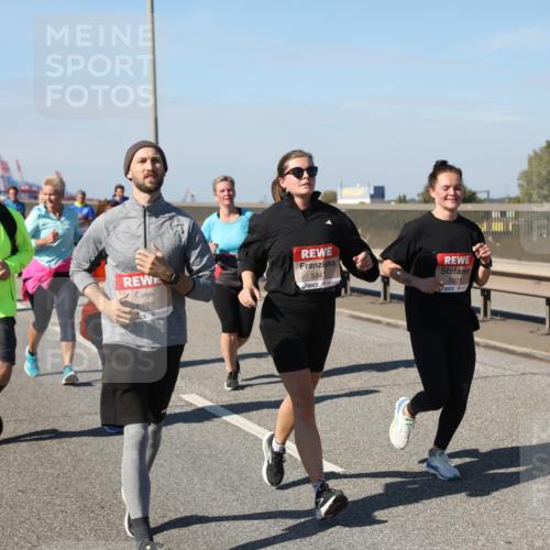 03.10.2025 - Köhlbrandbrückenlauf Yannick Fuchs http://msf.ph/oto/9189722 03.10.2025 12:09:34 Position 3 6792, 5347, 5301 meine-sportfotos.de