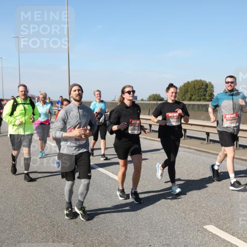 03.10.2025 - Köhlbrandbrückenlauf Yannick Fuchs http://msf.ph/oto/9189725 03.10.2025 12:09:34 Position 3 6792, 530, 5505 meine-sportfotos.de