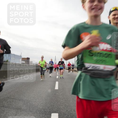 03.10.2025 - Köhlbrandbrückenlauf Matties Gatica Varas http://msf.ph/oto/9189736 03.10.2025 15:59:16 Position 3  meine-sportfotos.de