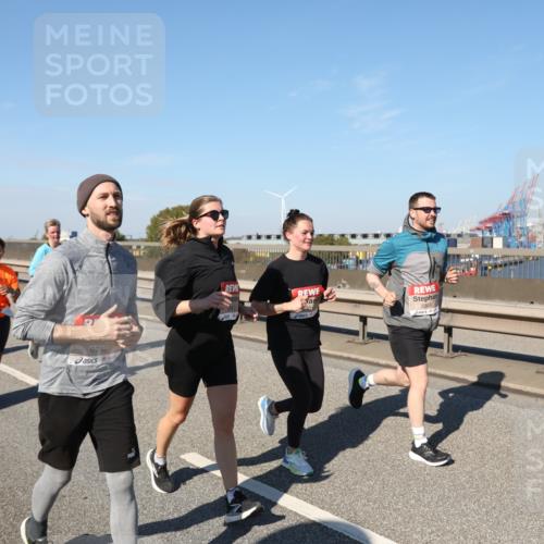 03.10.2025 - Köhlbrandbrückenlauf Yannick Fuchs http://msf.ph/oto/9189749 03.10.2025 12:09:35 Position 3 6792, 5505 meine-sportfotos.de