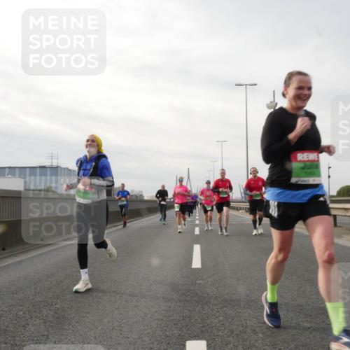 03.10.2025 - Köhlbrandbrückenlauf Matties Gatica Varas http://msf.ph/oto/9189751 03.10.2025 15:59:19 Position 3 764 meine-sportfotos.de