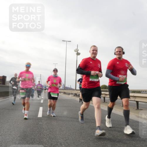 03.10.2025 - Köhlbrandbrückenlauf Matties Gatica Varas http://msf.ph/oto/9189762 03.10.2025 15:59:21 Position 3  meine-sportfotos.de