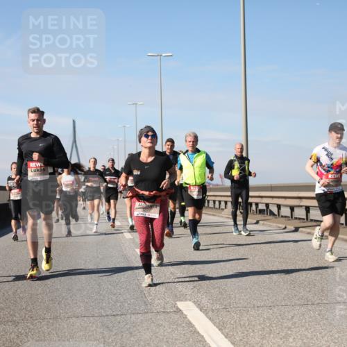 03.10.2025 - Köhlbrandbrückenlauf Yannick Fuchs http://msf.ph/oto/9189765 03.10.2025 11:49:32 Position 3 6427, 2022, 5641 meine-sportfotos.de