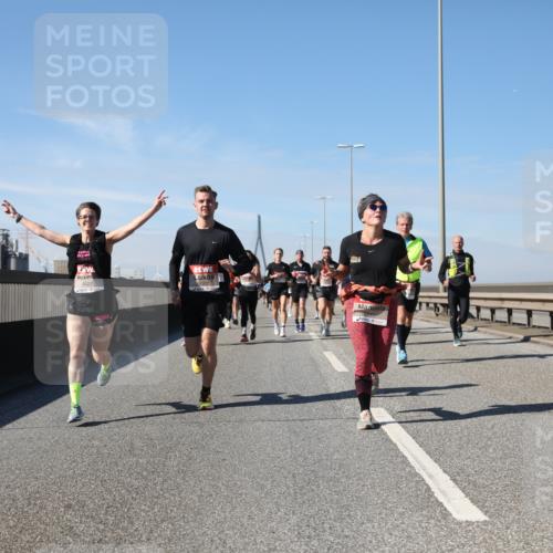 03.10.2025 - Köhlbrandbrückenlauf Yannick Fuchs http://msf.ph/oto/9189769 03.10.2025 11:49:32 Position 3 6427, 2022 meine-sportfotos.de