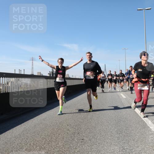 03.10.2025 - Köhlbrandbrückenlauf Yannick Fuchs http://msf.ph/oto/9189777 03.10.2025 11:49:32 Position 3 2022 meine-sportfotos.de