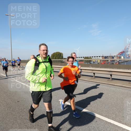 03.10.2025 - Köhlbrandbrückenlauf Yannick Fuchs http://msf.ph/oto/9189778 03.10.2025 12:09:37 Position 3  meine-sportfotos.de