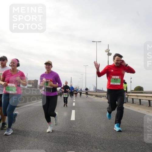 03.10.2025 - Köhlbrandbrückenlauf Matties Gatica Varas http://msf.ph/oto/9189779 03.10.2025 15:59:25 Position 3 7264, 7871 meine-sportfotos.de