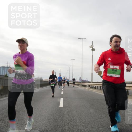 03.10.2025 - Köhlbrandbrückenlauf Matties Gatica Varas http://msf.ph/oto/9189782 03.10.2025 15:59:26 Position 3 7194, 7871 meine-sportfotos.de