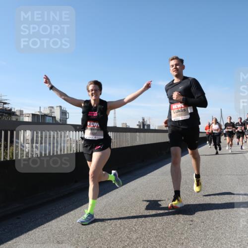 03.10.2025 - Köhlbrandbrückenlauf Yannick Fuchs http://msf.ph/oto/9189786 03.10.2025 11:49:33 Position 3  meine-sportfotos.de
