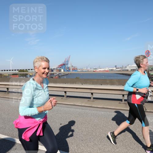 03.10.2025 - Köhlbrandbrückenlauf Yannick Fuchs http://msf.ph/oto/9189798 03.10.2025 12:09:38 Position 3  meine-sportfotos.de
