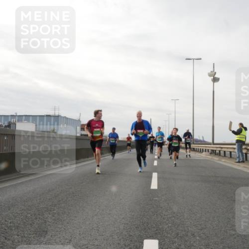 03.10.2025 - Köhlbrandbrückenlauf Matties Gatica Varas http://msf.ph/oto/9189800 03.10.2025 15:59:30 Position 3  meine-sportfotos.de