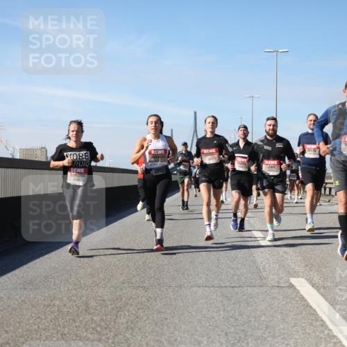 03.10.2025 - Köhlbrandbrückenlauf Yannick Fuchs http://msf.ph/oto/9189803 03.10.2025 11:49:34 Position 3  meine-sportfotos.de