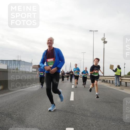 03.10.2025 - Köhlbrandbrückenlauf Matties Gatica Varas http://msf.ph/oto/9189807 03.10.2025 15:59:31 Position 3 315, 7359 meine-sportfotos.de