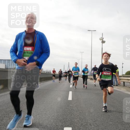 03.10.2025 - Köhlbrandbrückenlauf Matties Gatica Varas http://msf.ph/oto/9189809 03.10.2025 15:59:32 Position 3 8459 meine-sportfotos.de