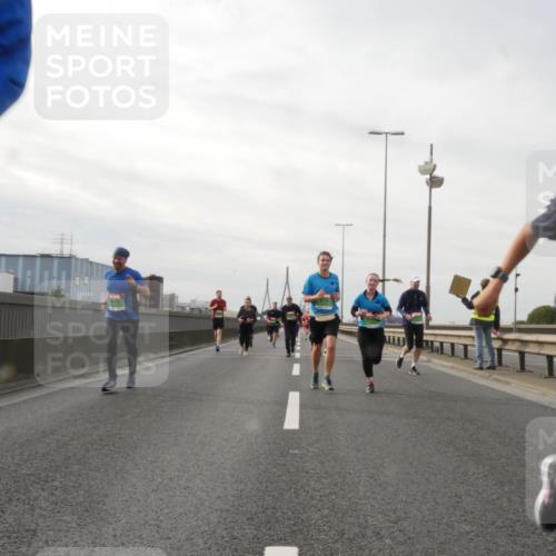 03.10.2025 - Köhlbrandbrückenlauf Matties Gatica Varas http://msf.ph/oto/9189811 03.10.2025 15:59:32 Position 3  meine-sportfotos.de