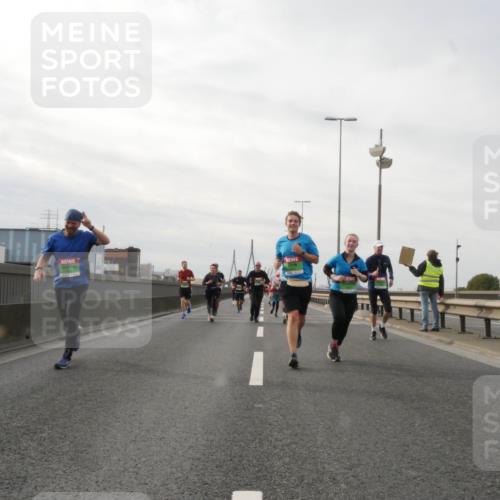 03.10.2025 - Köhlbrandbrückenlauf Matties Gatica Varas http://msf.ph/oto/9189814 03.10.2025 15:59:33 Position 3  meine-sportfotos.de