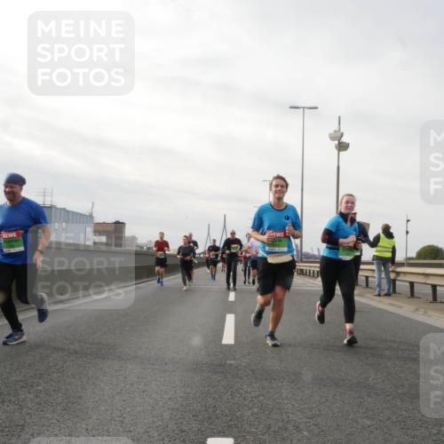 03.10.2025 - Köhlbrandbrückenlauf Matties Gatica Varas http://msf.ph/oto/9189816 03.10.2025 15:59:33 Position 3  meine-sportfotos.de