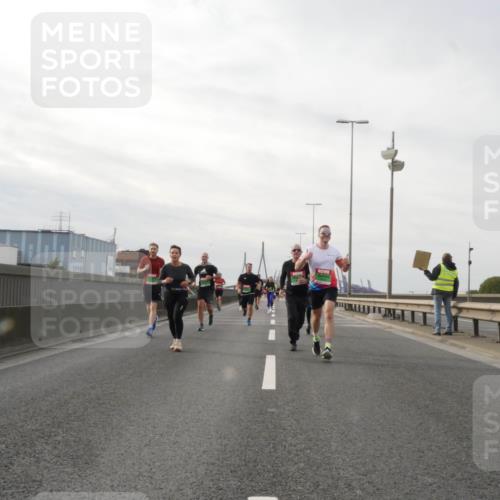 03.10.2025 - Köhlbrandbrückenlauf Matties Gatica Varas http://msf.ph/oto/9189824 03.10.2025 15:59:35 Position 3  meine-sportfotos.de