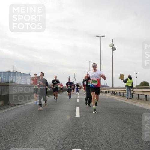 03.10.2025 - Köhlbrandbrückenlauf Matties Gatica Varas http://msf.ph/oto/9189827 03.10.2025 15:59:36 Position 3  meine-sportfotos.de