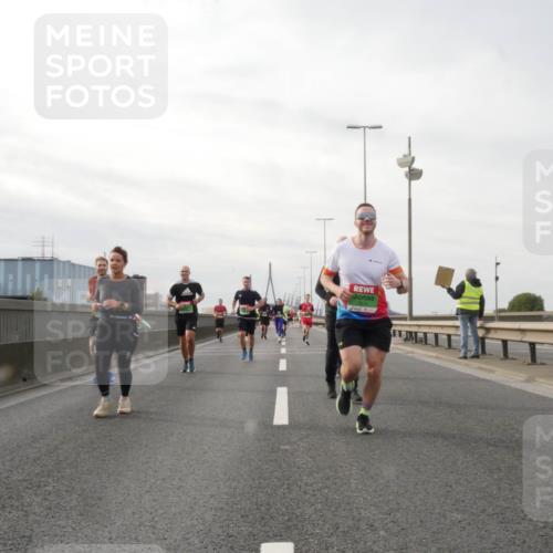 03.10.2025 - Köhlbrandbrückenlauf Matties Gatica Varas http://msf.ph/oto/9189828 03.10.2025 15:59:36 Position 3  meine-sportfotos.de