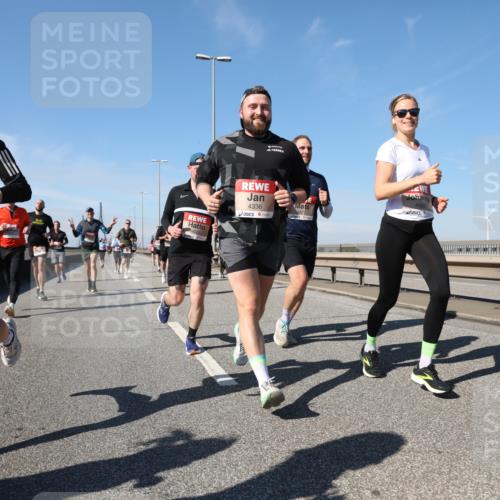 03.10.2025 - Köhlbrandbrückenlauf Yannick Fuchs http://msf.ph/oto/9189842 03.10.2025 11:49:36 Position 3 4336 meine-sportfotos.de