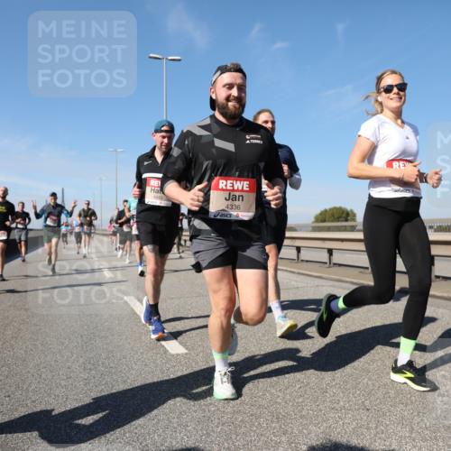 03.10.2025 - Köhlbrandbrückenlauf Yannick Fuchs http://msf.ph/oto/9189844 03.10.2025 11:49:36 Position 3 4643, 4336 meine-sportfotos.de