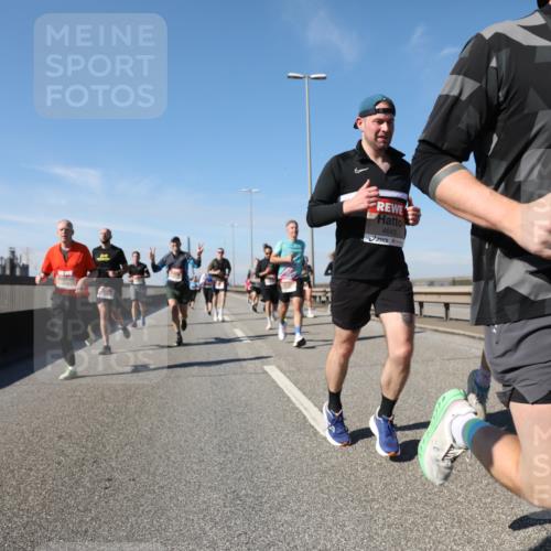 03.10.2025 - Köhlbrandbrückenlauf Yannick Fuchs http://msf.ph/oto/9189850 03.10.2025 11:49:36 Position 3 4643, 4336 meine-sportfotos.de