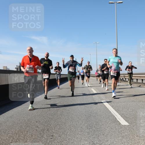 03.10.2025 - Köhlbrandbrückenlauf Yannick Fuchs http://msf.ph/oto/9189859 03.10.2025 11:49:37 Position 3 1 meine-sportfotos.de
