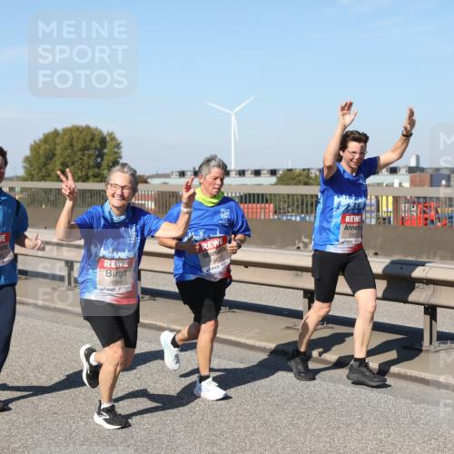 03.10.2025 - Köhlbrandbrückenlauf Yannick Fuchs http://msf.ph/oto/9189862 03.10.2025 12:09:42 Position 3 4966, 5427, 5357 meine-sportfotos.de