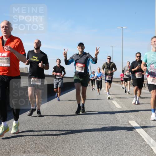 03.10.2025 - Köhlbrandbrückenlauf Yannick Fuchs http://msf.ph/oto/9189863 03.10.2025 11:49:37 Position 3 6163, 4254, 6, 45 meine-sportfotos.de