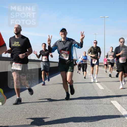 03.10.2025 - Köhlbrandbrückenlauf Yannick Fuchs http://msf.ph/oto/9189867 03.10.2025 11:49:37 Position 3 6163, 4254, 6745, 401 meine-sportfotos.de