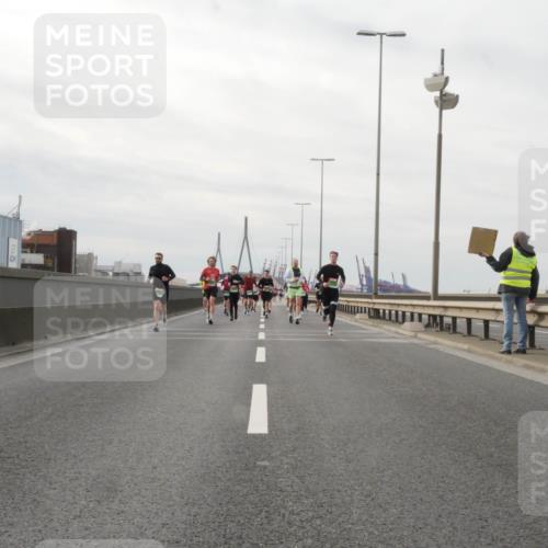03.10.2025 - Köhlbrandbrückenlauf Matties Gatica Varas http://msf.ph/oto/9189874 03.10.2025 15:59:49 Position 3  meine-sportfotos.de