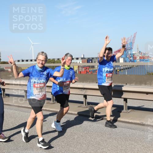 03.10.2025 - Köhlbrandbrückenlauf Yannick Fuchs http://msf.ph/oto/9189875 03.10.2025 12:09:43 Position 3 4966, 5357 meine-sportfotos.de