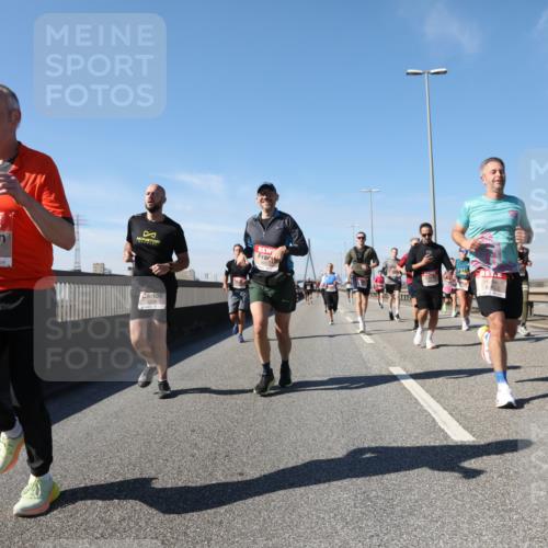 03.10.2025 - Köhlbrandbrückenlauf Yannick Fuchs http://msf.ph/oto/9189876 03.10.2025 11:49:38 Position 3 6163, 4254 meine-sportfotos.de